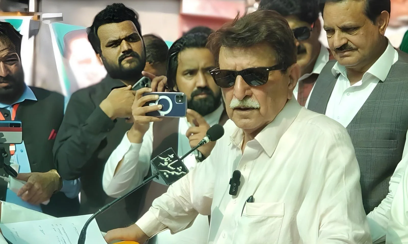 مہاجرین نشستوں کے خاتمے کی بات آئین پر حملہ ہے، راجہ فاروق حیدر کا سخت ردعمل