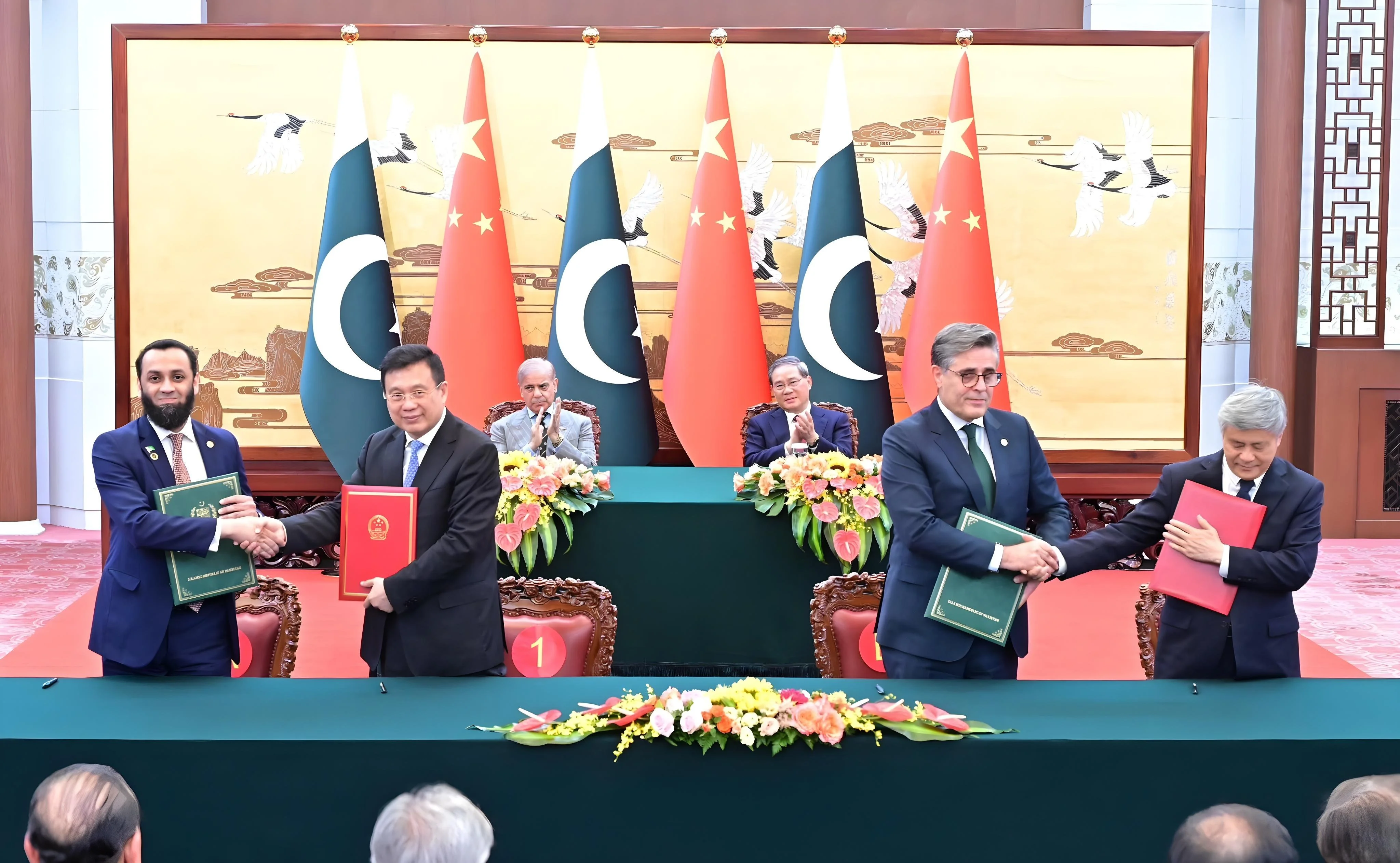 پاکستان اور چین کے درمیان مفاہمتی یادداشتوں، معاہدوں پر دستخط