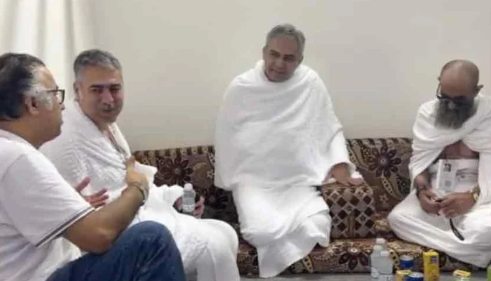وزیر داخلہ محسن نقوی کا منیٰ میں پاکستانی حجاج کے کیمپ کا دورہ