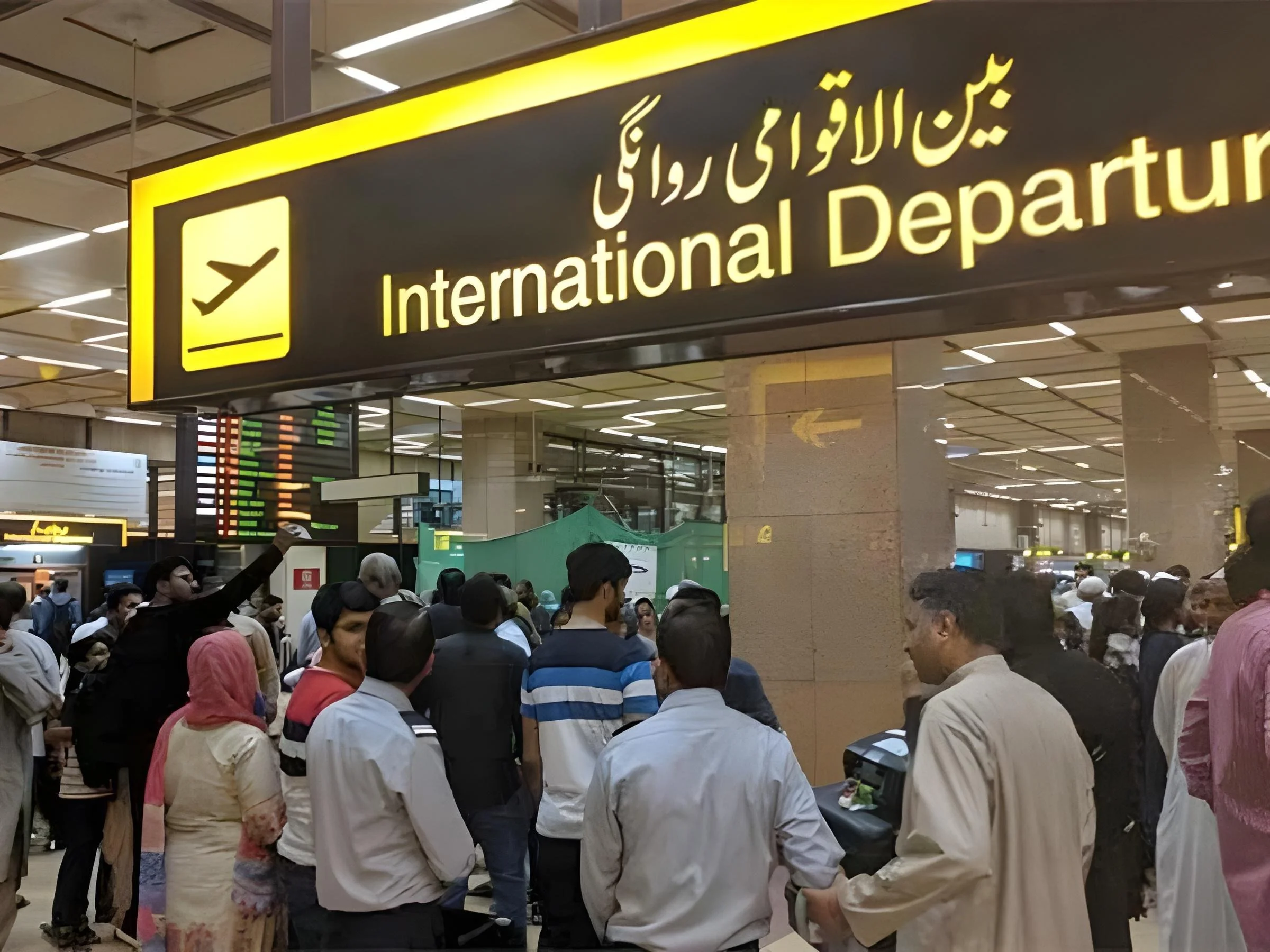 سٹوڈنٹ ویزے پر برطانیہ جانے والے 10 ہزار پاکستانیوں کی پناہ کیلئے درخواستیں