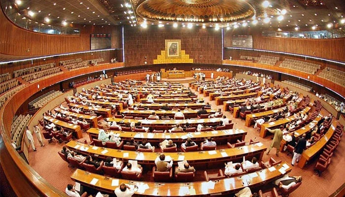 قومی اسمبلی: بجٹ پر بحث جاری، اپوزیشن کی حکومت پر سخت تنقید