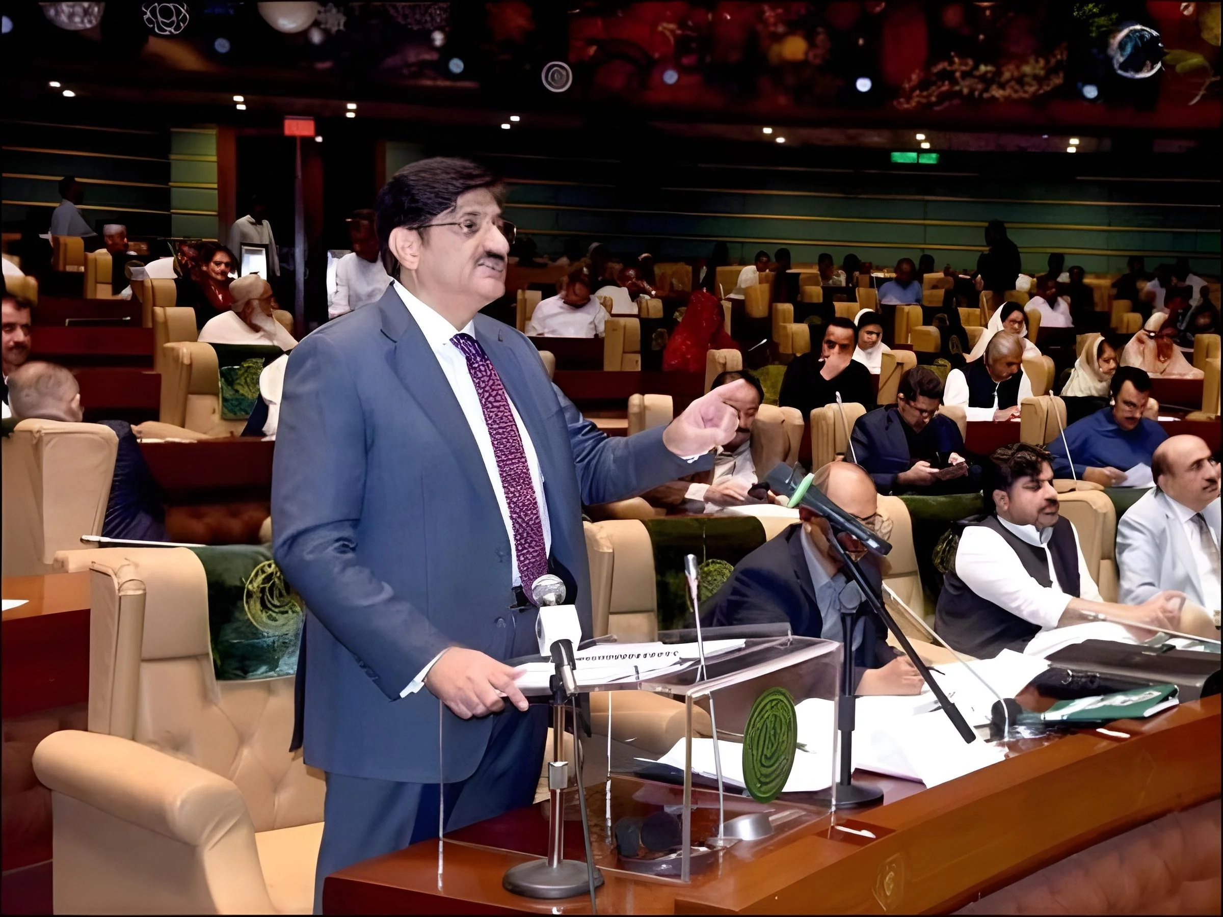 سندھ بجٹ 2026-27 پیش، سرکاری ملازمین کی تنخواہوں اور پنشن میں 7 فیصد اضافہ