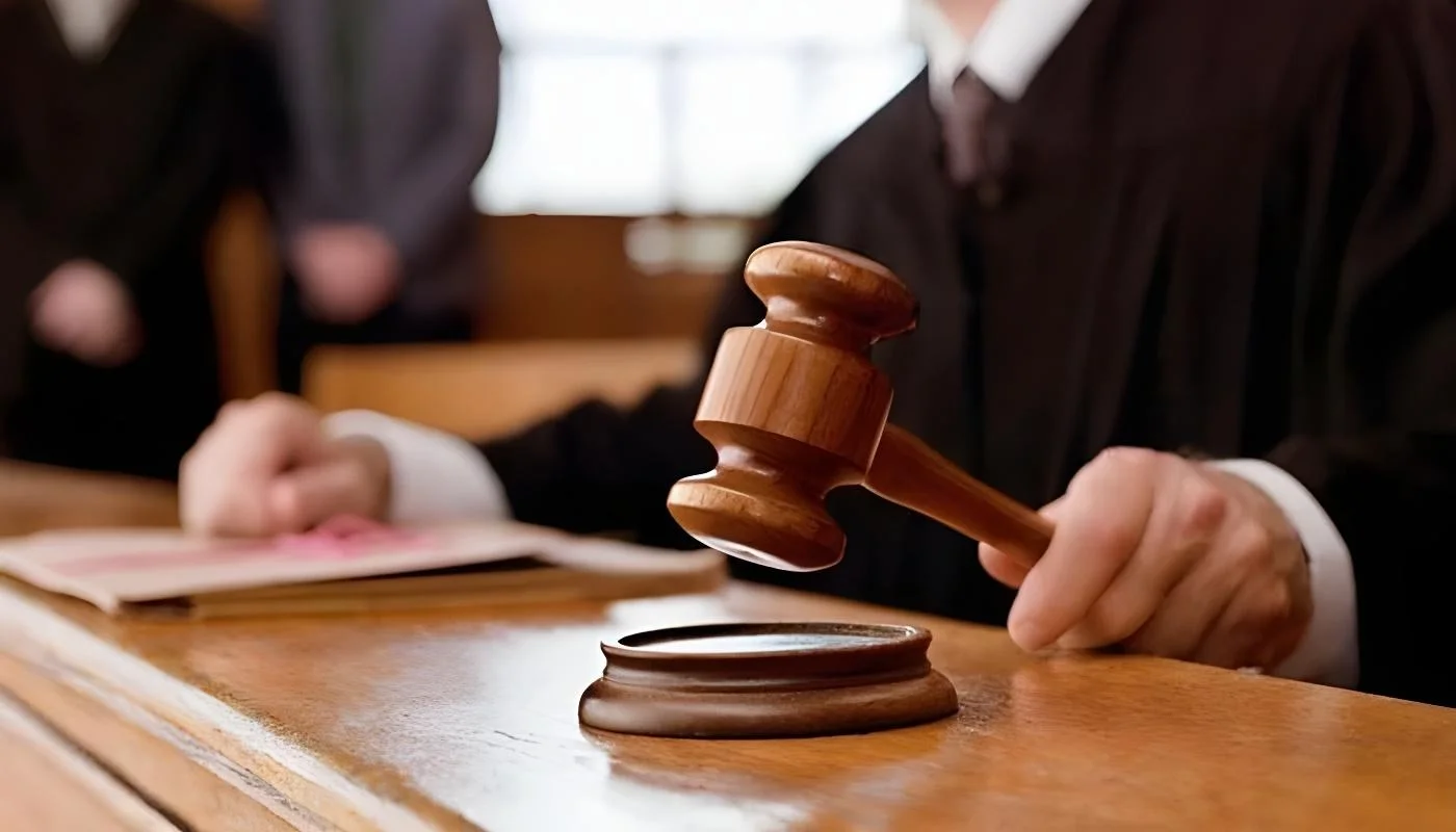 چالان جمع نہ کروانے پر ڈی آئی جی اسلام آباد  کو ایک ماہ قید کی سزا