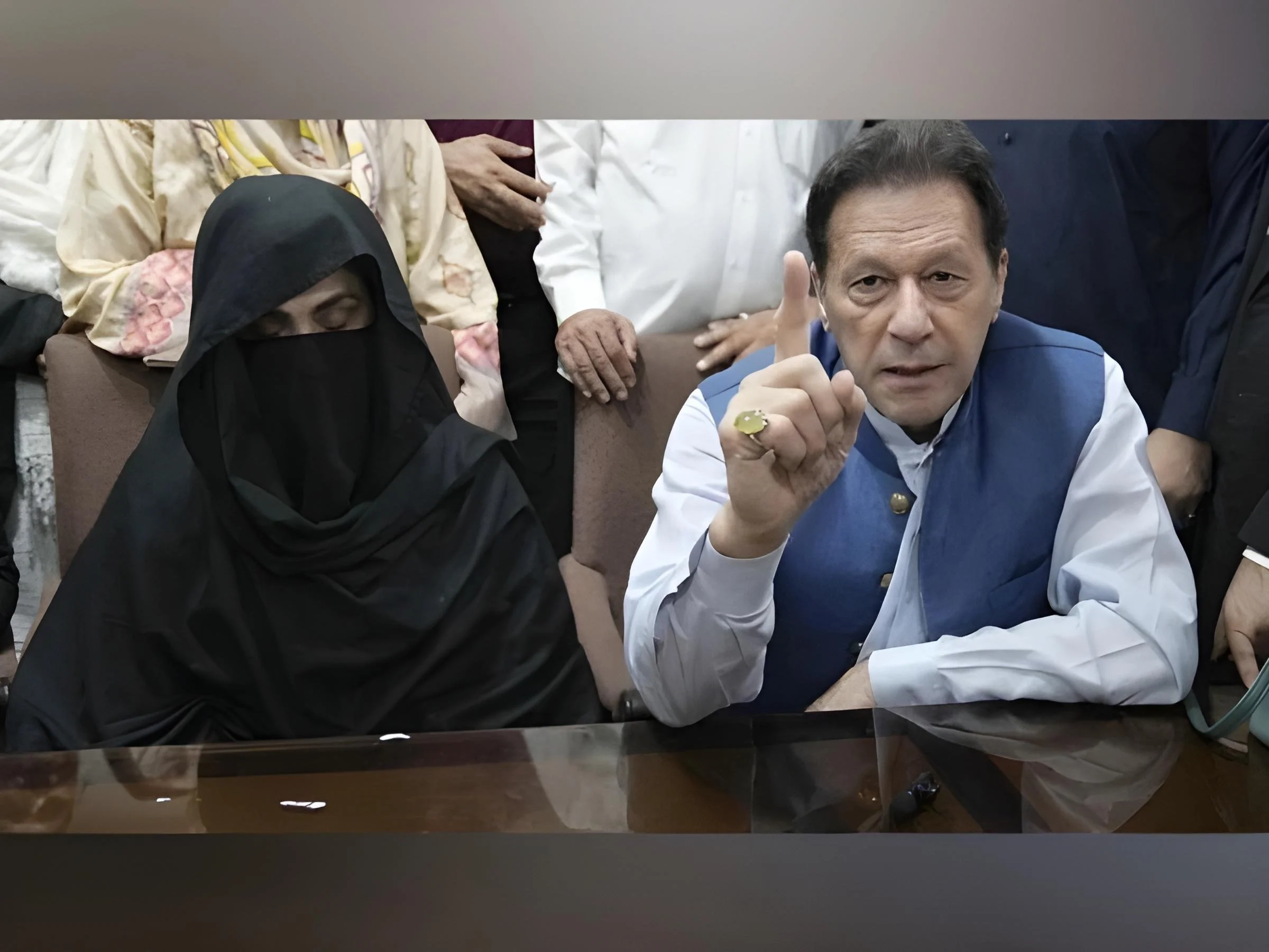 اڈیالہ جیل میں عمران خان سے بشریٰ بی بی کی ملاقات