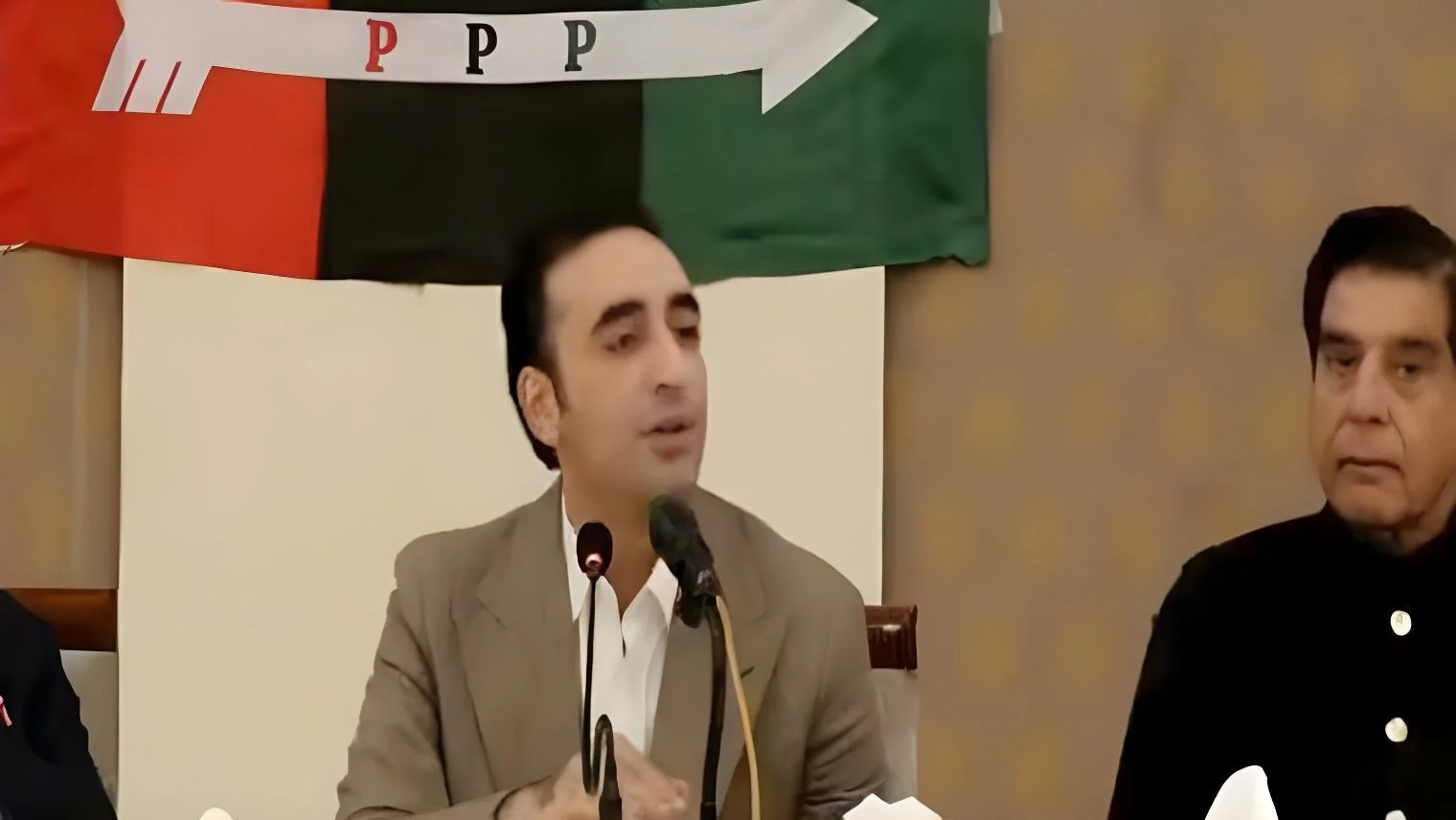 پاک فوج کے خلاف کوئی بات برداشت نہیں: بلاول بھٹو