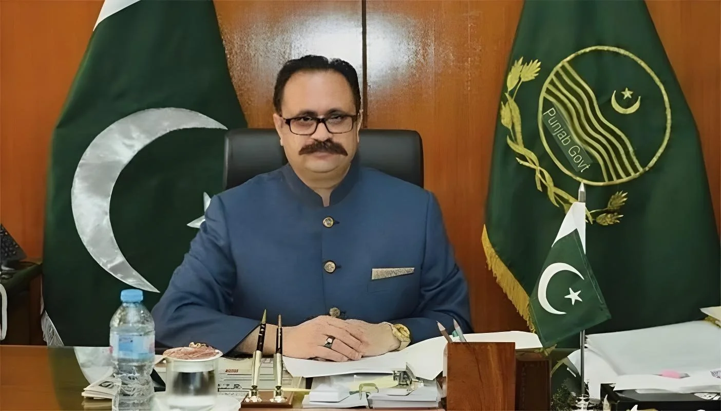 سابق وزیراعظم آزاد کشمیر تنویر الیاس کے قافلے پر فائرنگ، گارڈ جاں بحق