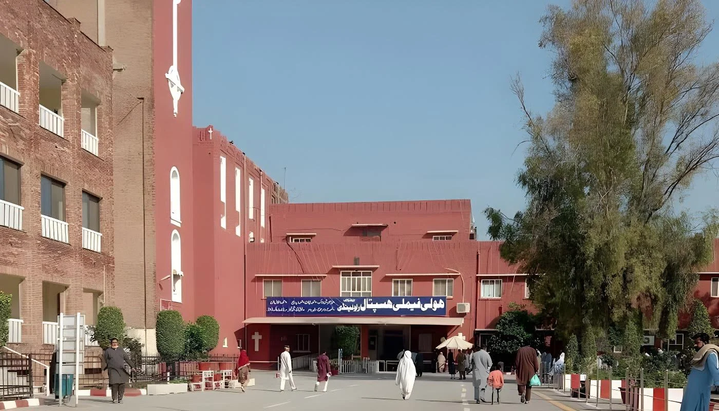 ہولی فیملی ہسپتال میں مبینہ غفلت، نومولود بچی کا انگوٹھا کٹ گیا