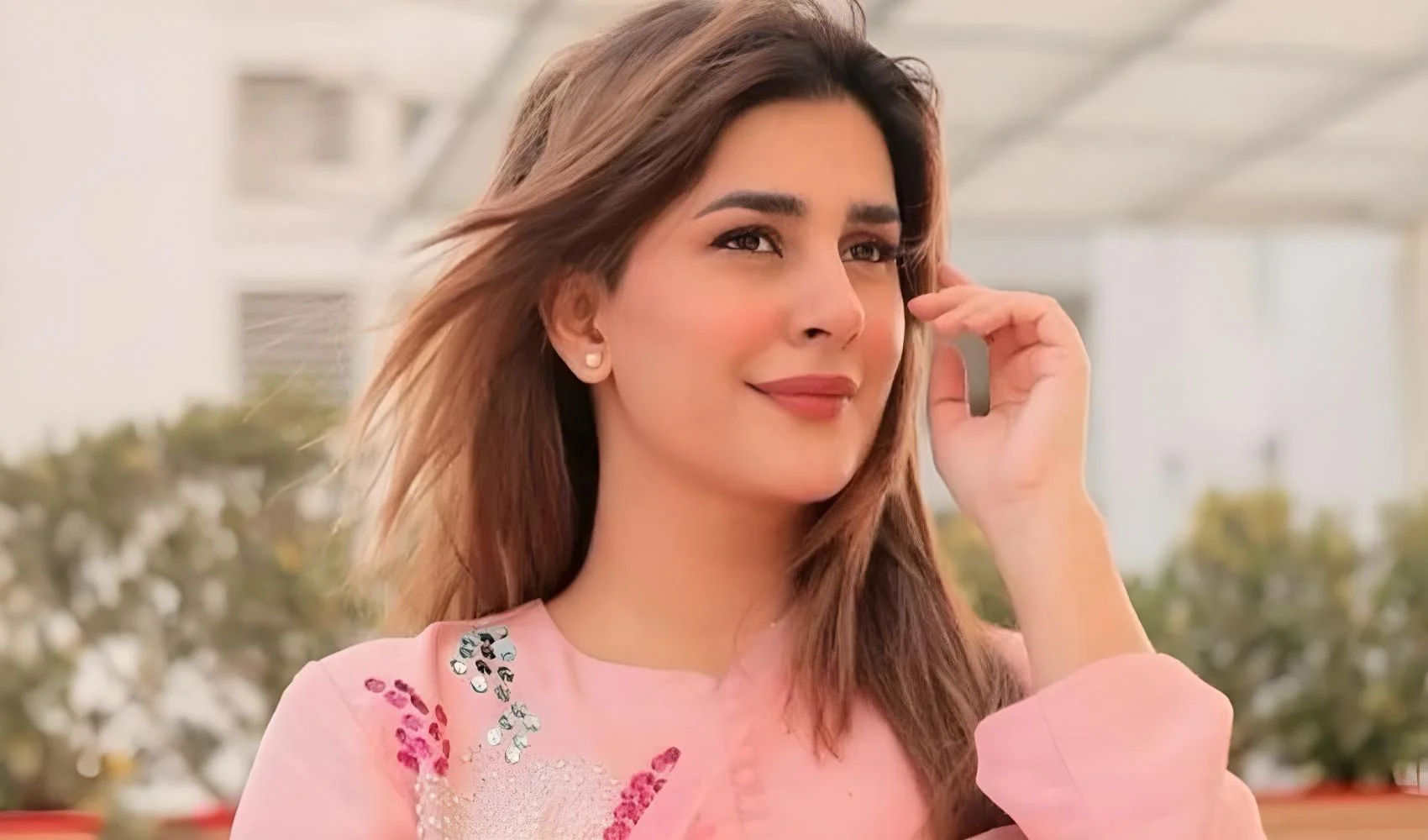 شوبز انڈسٹری میں خوبصورتی کا مخصوص معیار بنا دیا گیا ہے،کبریٰ خان