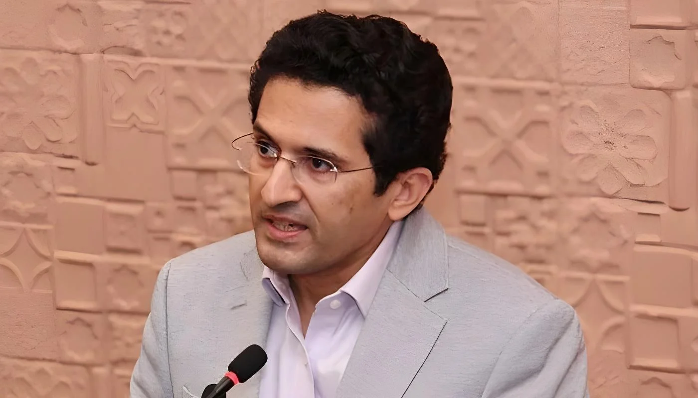 آئی ایم ایف پیٹرول پر عائد لیوی کم کرنے پر راضی نہیں،   وزیر پیٹرولیم