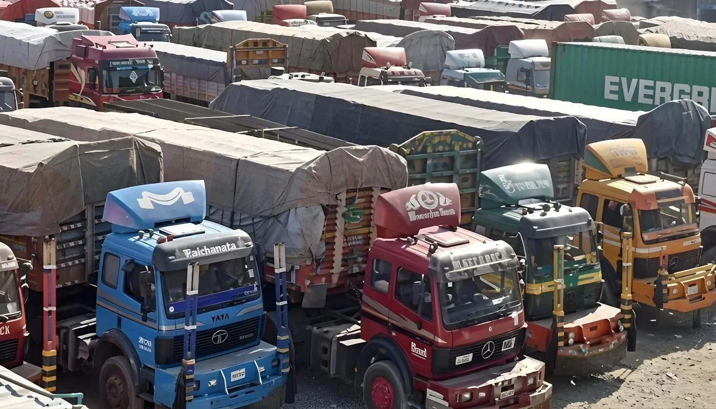 آل پاکستان گڈز ٹرانسپورٹ اتحاد نے ہڑتال شروع کر دی،پمپ اونرز  کی حمایت