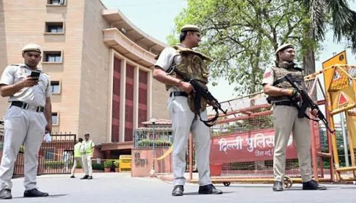 بھارتی فضائیہ کا ونگ کمانڈر حساس دفاعی معلومات افشا کرنے کے الزام میں گرفتار