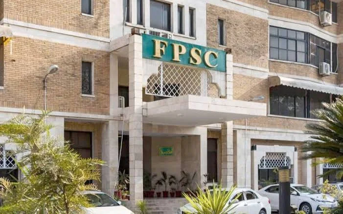 ایف پی ایس سی کی تمام ویب سروسز پر آن لائن درخواستیں اور رجسٹریشن عارضی طور پر معطل