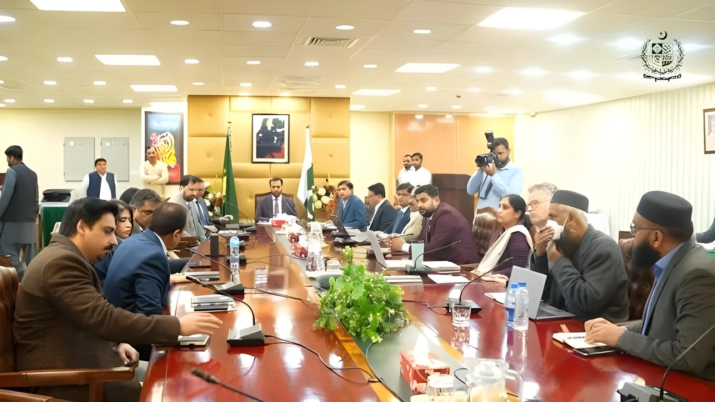 ایچ آئی وی سکریننگ لازمی طور پر یقینی بنائی جائے،وزیرِ صحت