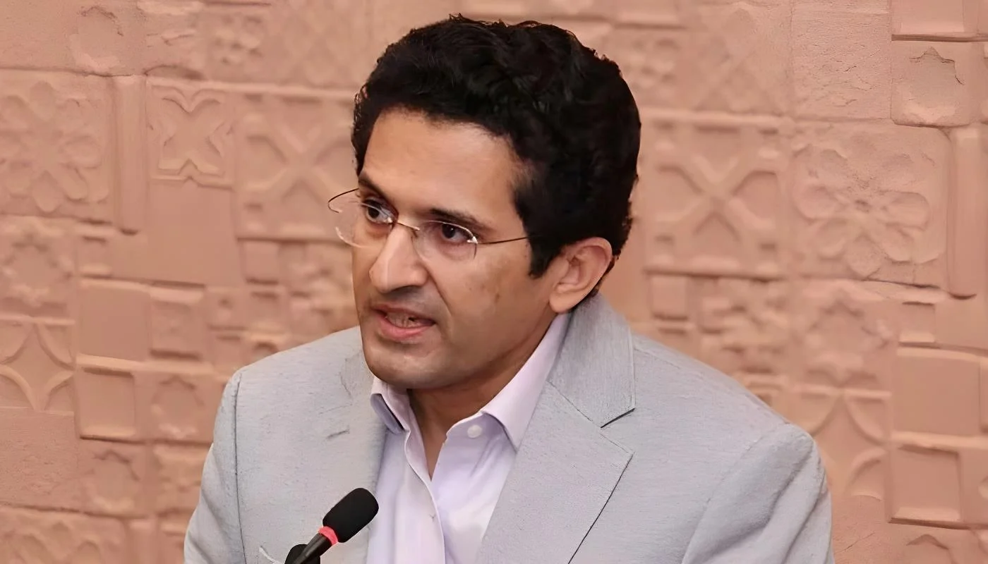 پٹرول قیمتیں روزانہ میں نہیں بدلتا،صرف عملدرآمد  کرتا ہوں،وزیر پٹرولیم