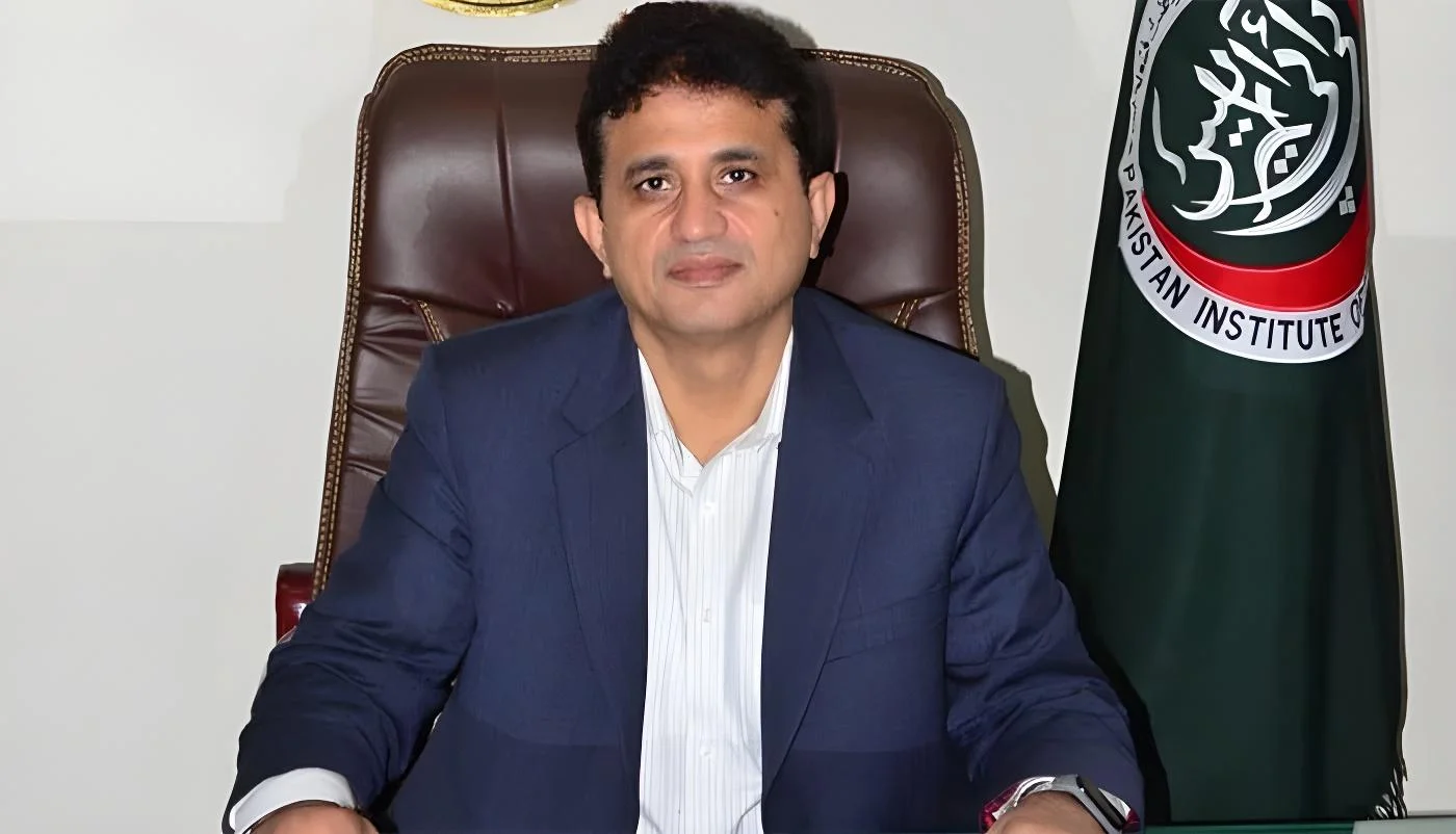 ایگزیکٹو ڈائریکٹر پمز  کو عہدہ چھوڑنے کی ہدایت،سامان، فائلیں لے کر چلے گئے