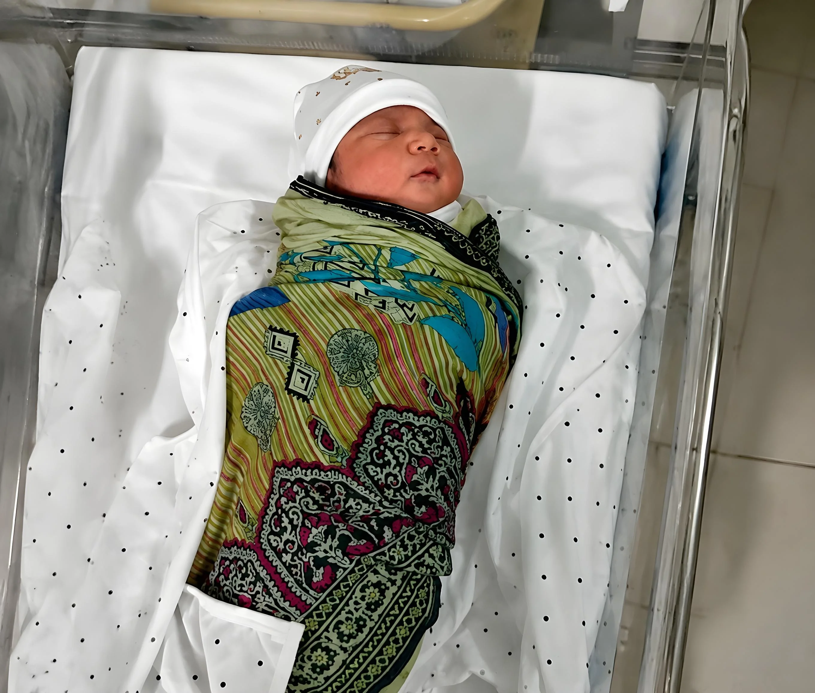 پمز آتشزدگی میں بچنے والی واحد بچی کی حالت تشویشناک