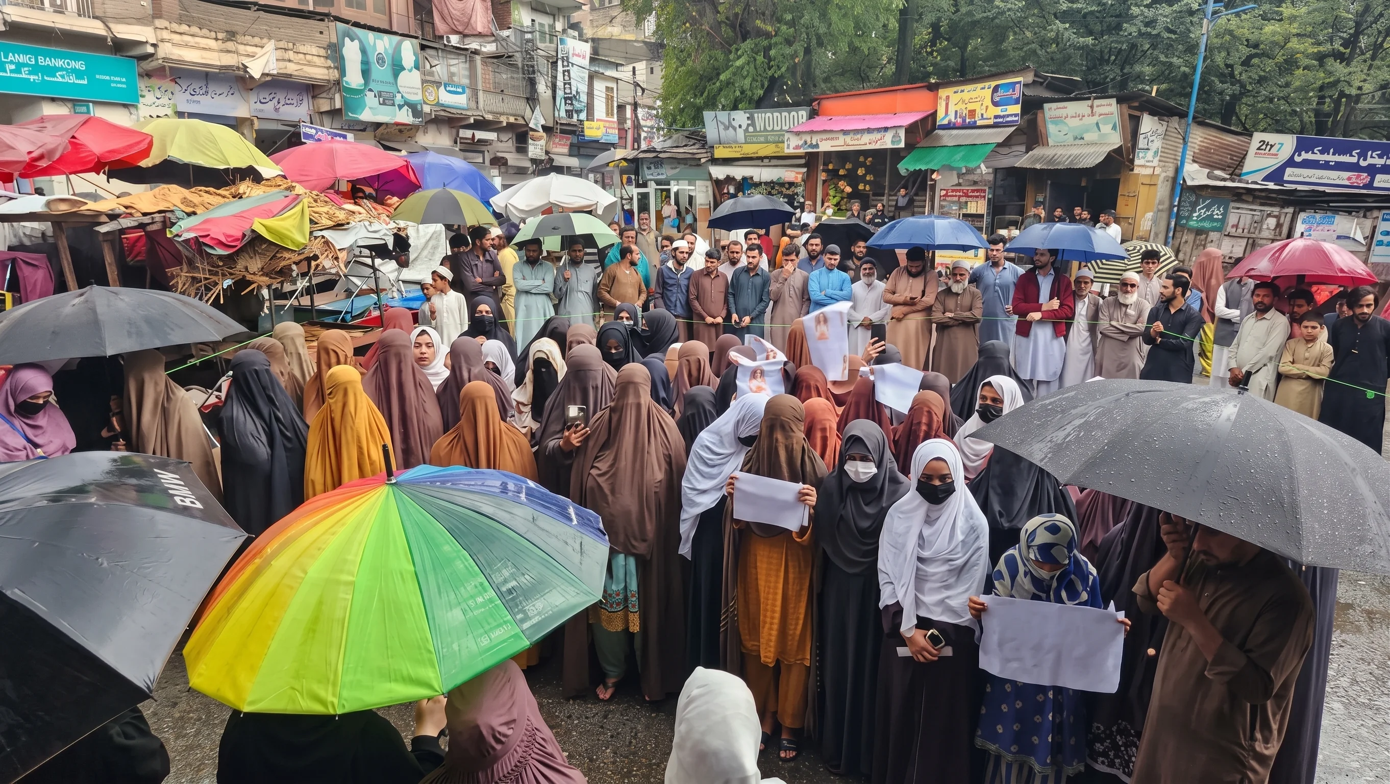 سوات: ایشمل کے قتل کے خلاف احتجاج جاری،خواتین پھر سڑکوں پر نکل آئیں
