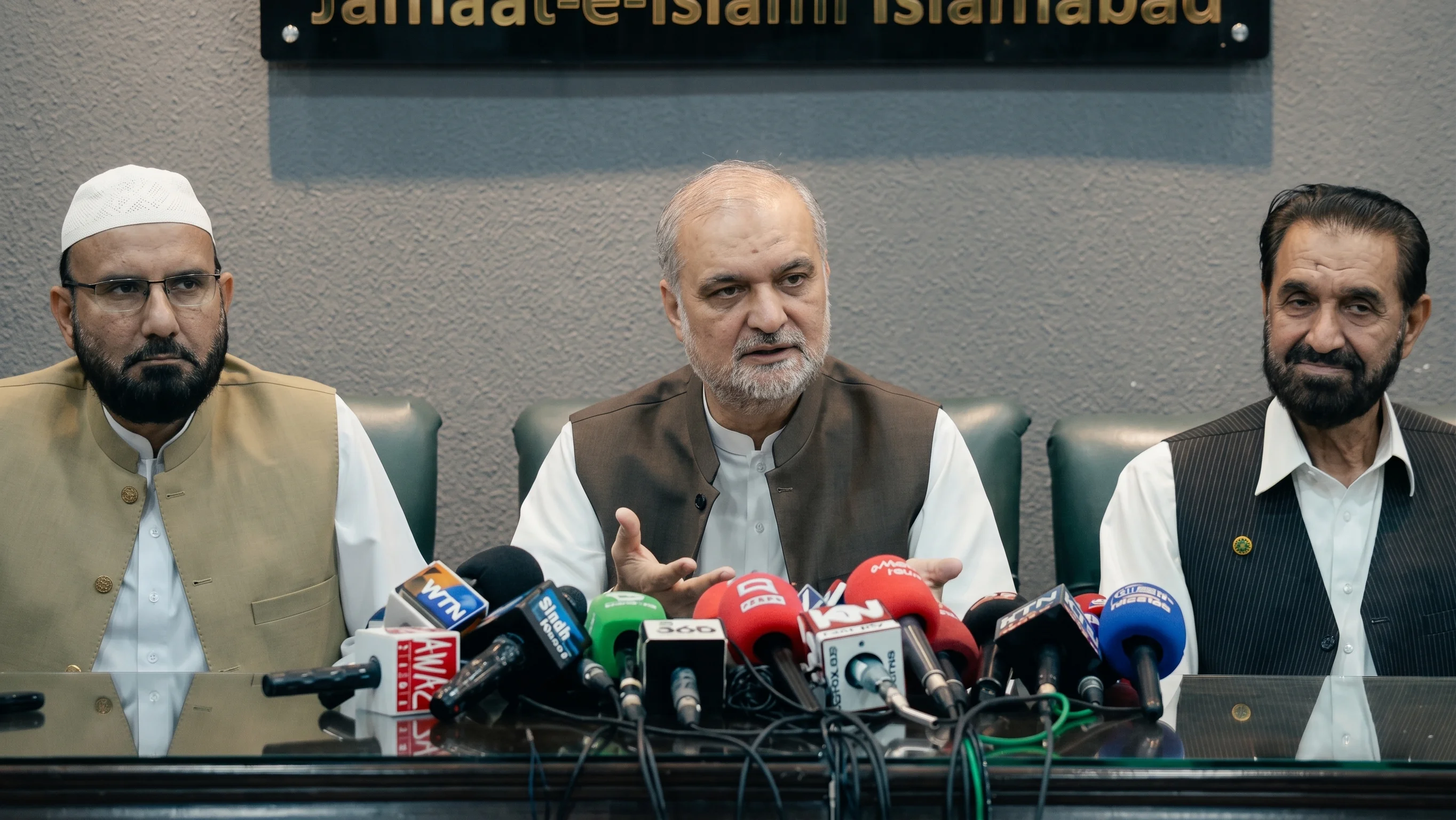 اسلام آباد ہاتھ لگانے نہیں،ریلیف لینے آ رہے ہیں،لیوی ختم کرو،نعیم الرحمٰن