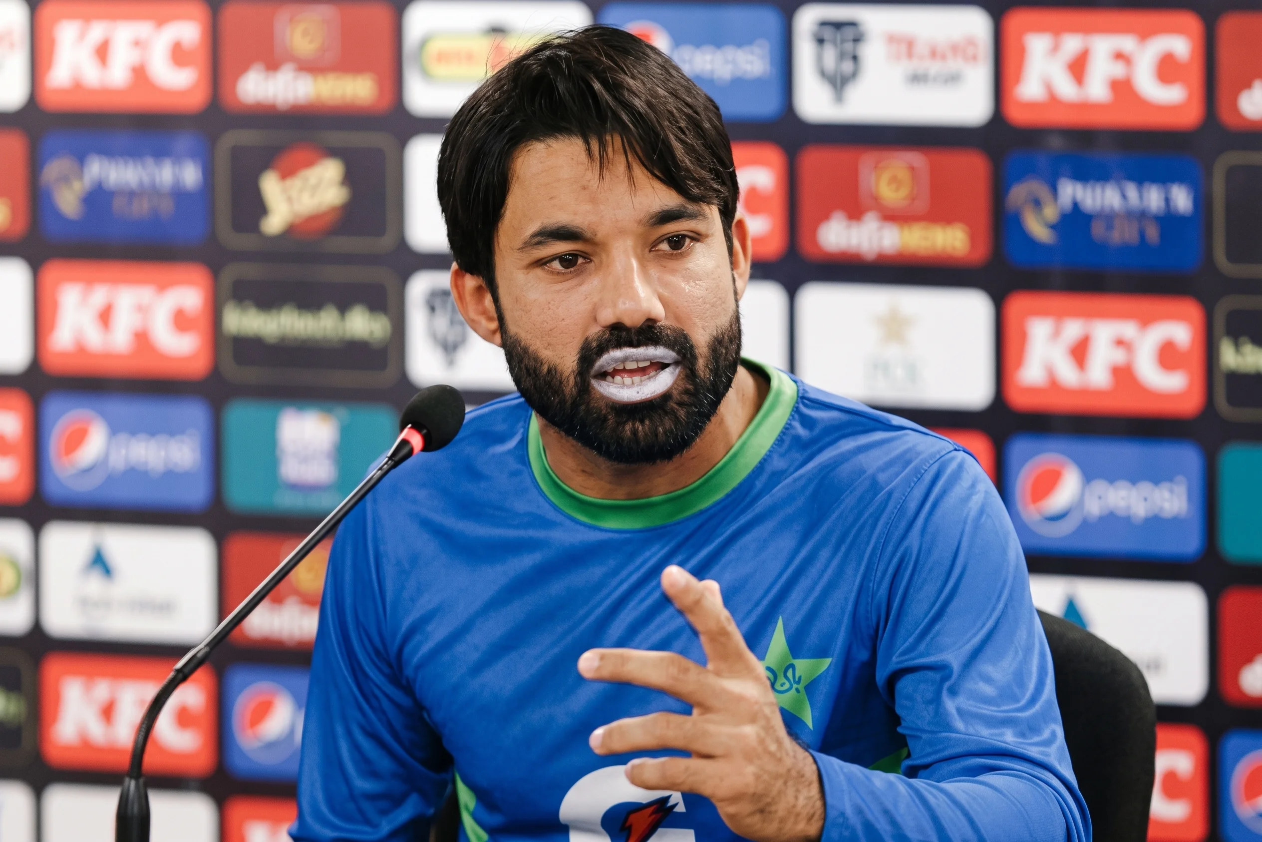 پی سی بی کا محمد رضوان کو میڈیا سے گفتگو کرنے کی اجازت دینے سے انکار