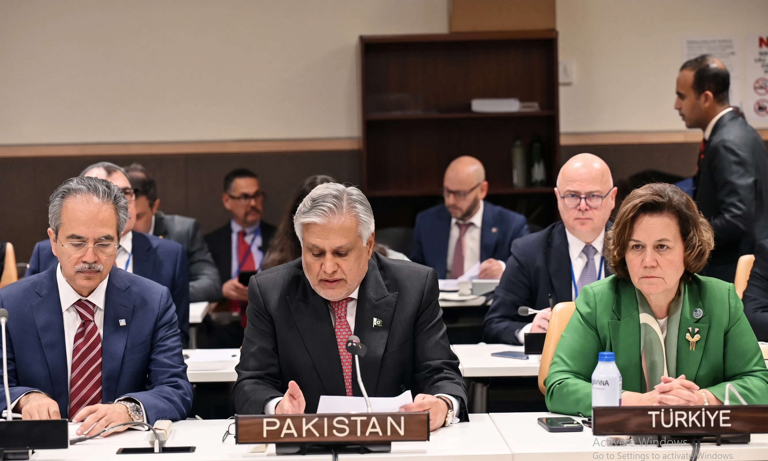 مسئلہ کشمیر کا حل کشمیری عوام کی خواہشات کے مطابق ہی ممکن ہے،اسحاق ڈار