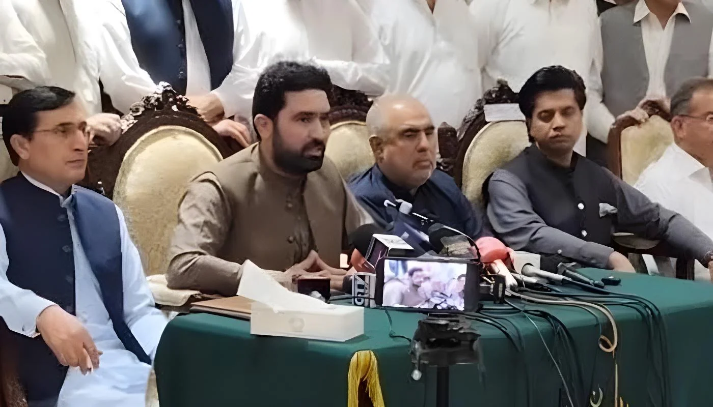 پی ٹی آئی کا لانگ مارچ 5 اکتوبر تک مؤخر کرنے کا فیصلہ