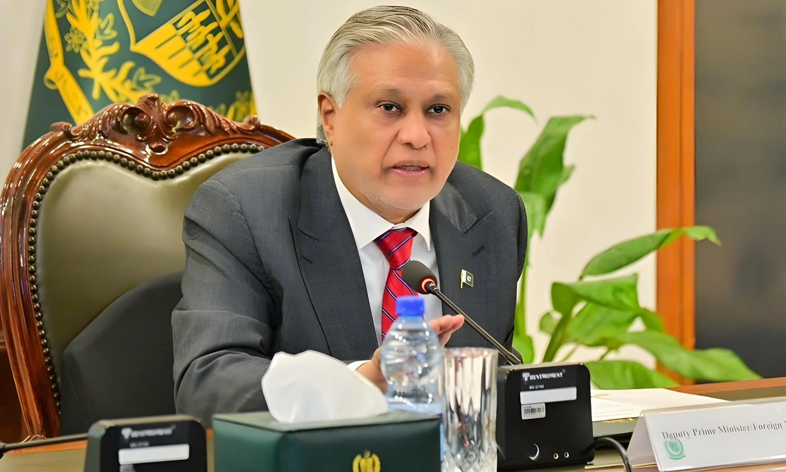 مالی مشکلات اور آئی ایم ایف پروگرام کے باوجود حکومت نے عوام کو فیول ریلیف دیا، اسحاق ڈار