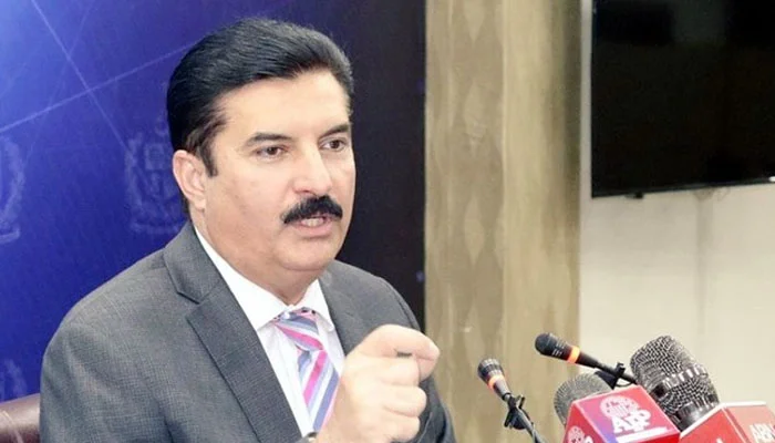 ایمرجنسی لگتی ہے تو پی ٹی آئی کیلئے میں اکیلا ہی کافی ہوں: گورنر کے پی