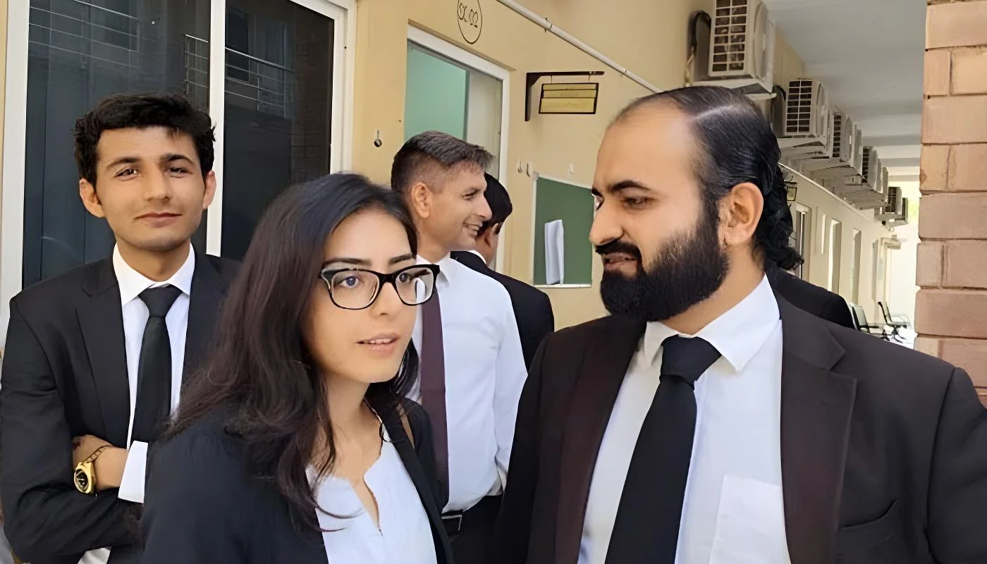 ایمان مزاری ضمانت کیس،جج برہم،ڈی ایس پی کوجیل بھیجنے کی وارننگ،ہتھکڑی منگوا لی