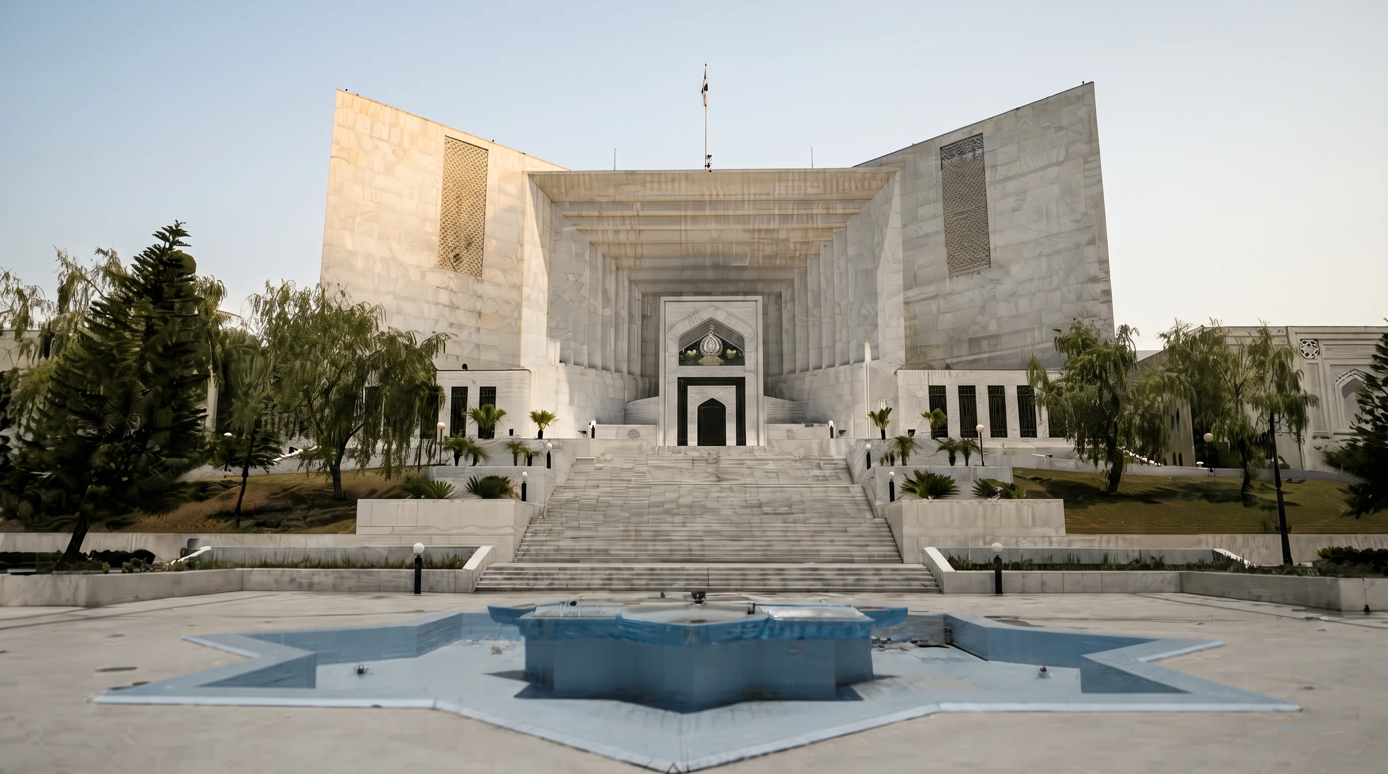 سپریم کورٹ، 5 سالہ بیٹے کو مبینہ طور پر زندہ جلانے کے مقدمے میں نامزد ماں بری