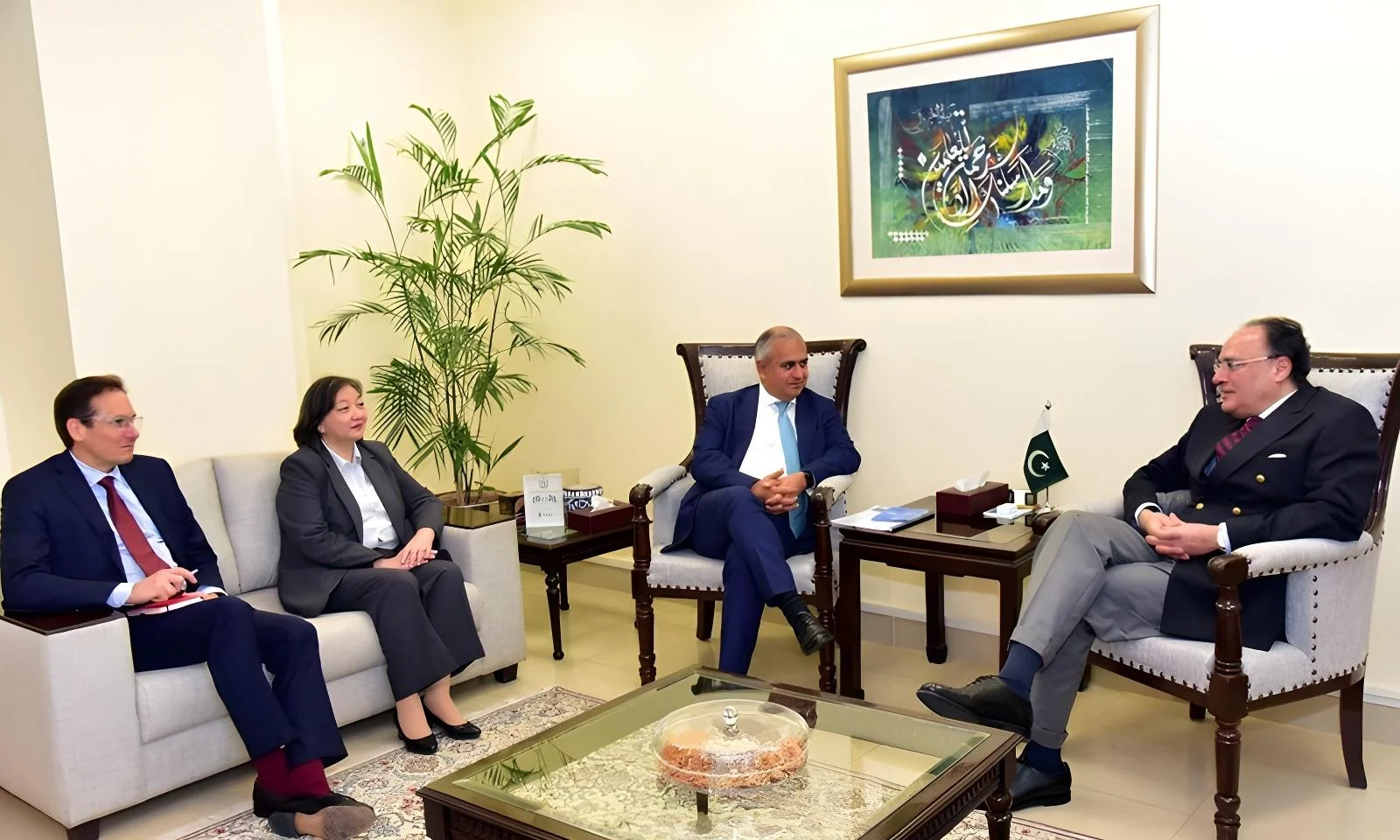 وزیر خزانہ اورنگزیب کی عالمی بینک وفد سے ملاقات، معاشی اصلاحات اور سرمایہ کاری پر گفتگو