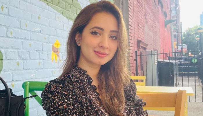 اداکاری چھوڑنے کا فیصلہ پانچ سال پہلے کرلیا تھا، کومل عزیز