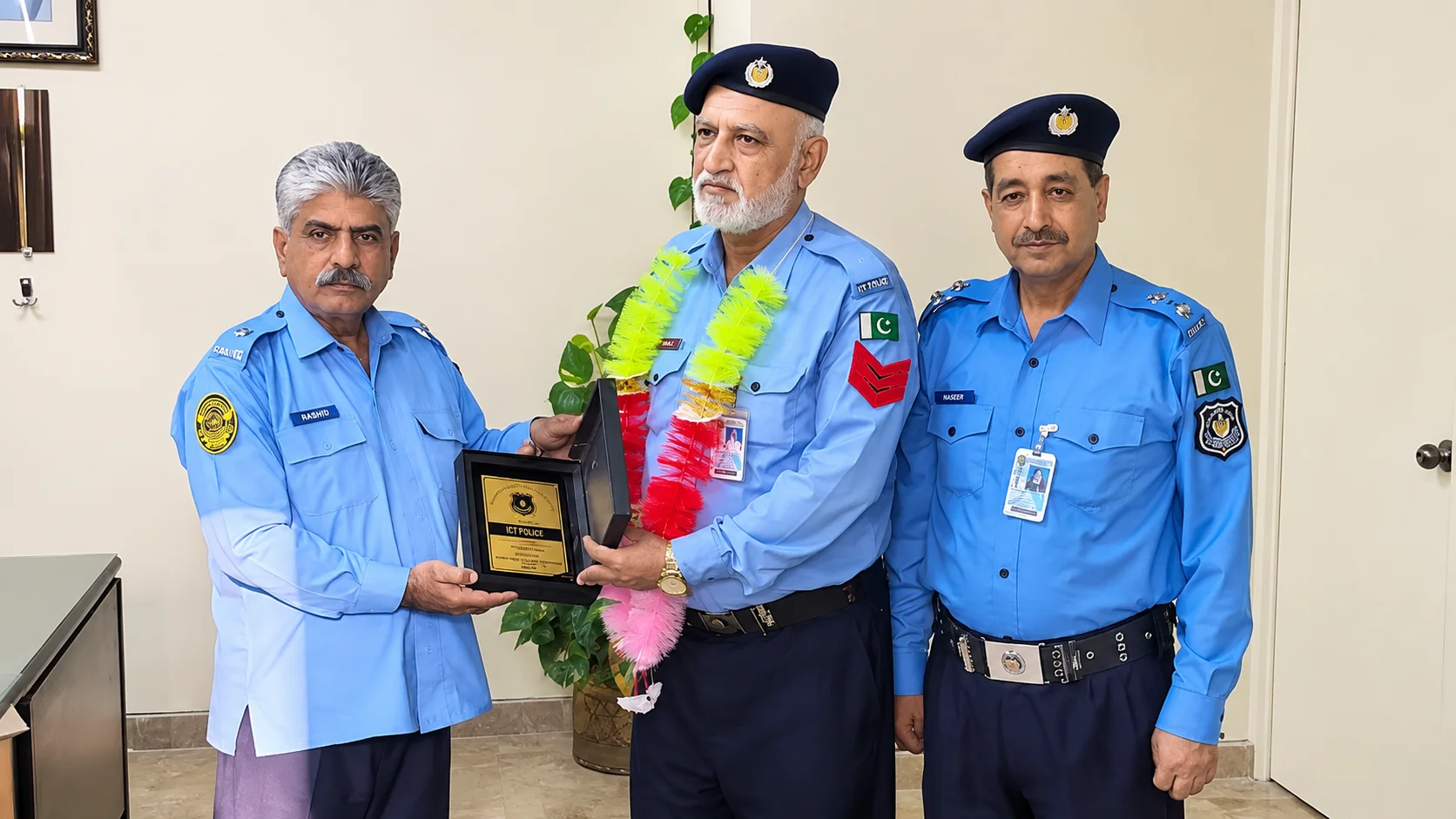 اہم عدالتی واقعات کے عینی شاہد، سپریم کورٹ میں 30 سال سے تعینات پولیس کانسٹیبل ٹکا خان ریٹائر