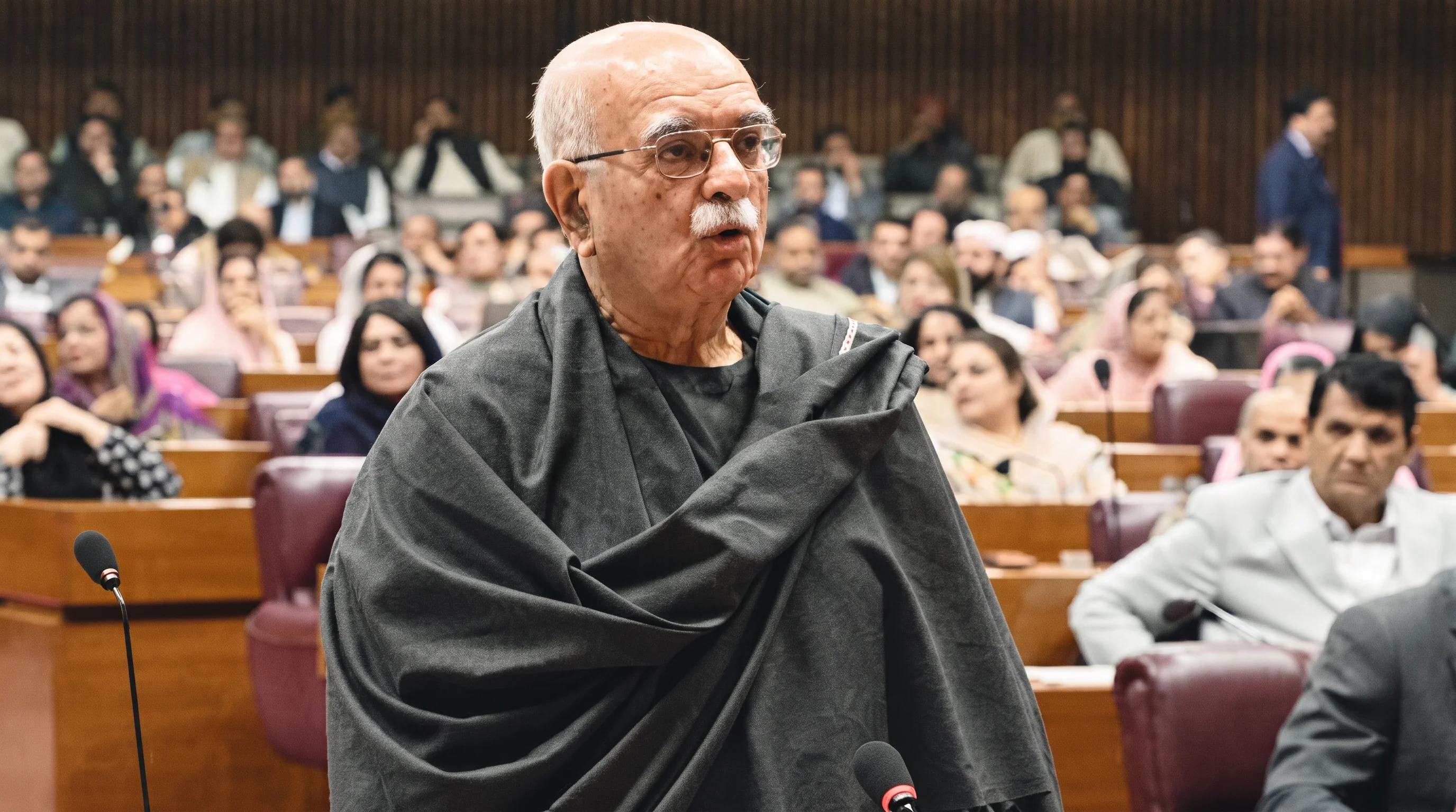آپ فرعون سے زیادہ طاقتور نہیں، وہ بھی شکست کھا گیا تھا، محمود اچکزئی