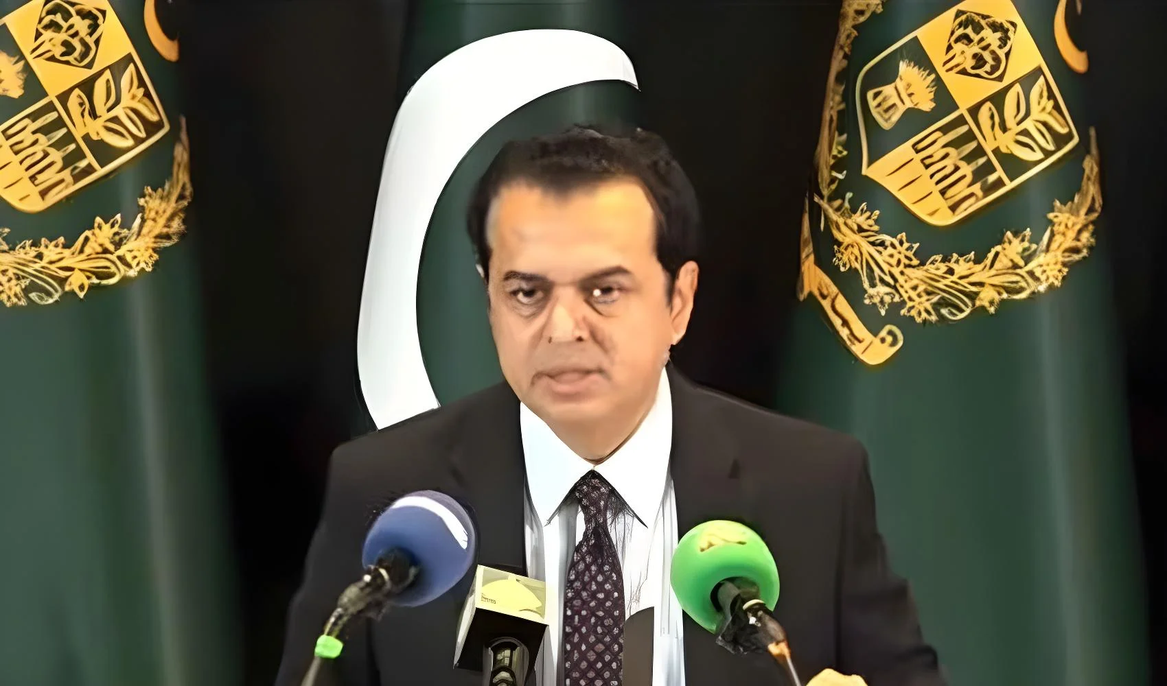مولانا فضل الرحمان متنازع بیانات واپس لیں، ریاست اور شہدا پر سمجھوتا نہیں ہوگا: طلال چوہدری