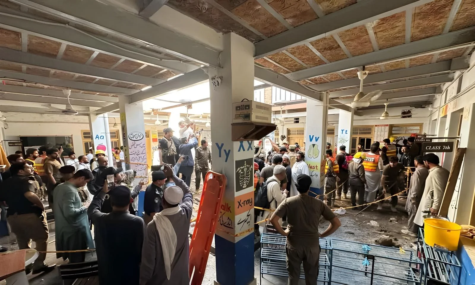 سانحہ دیر کالونی کے بعد 4409 سکولوں اور مدارس کی سکیورٹی جانچنے کا فیصلہ